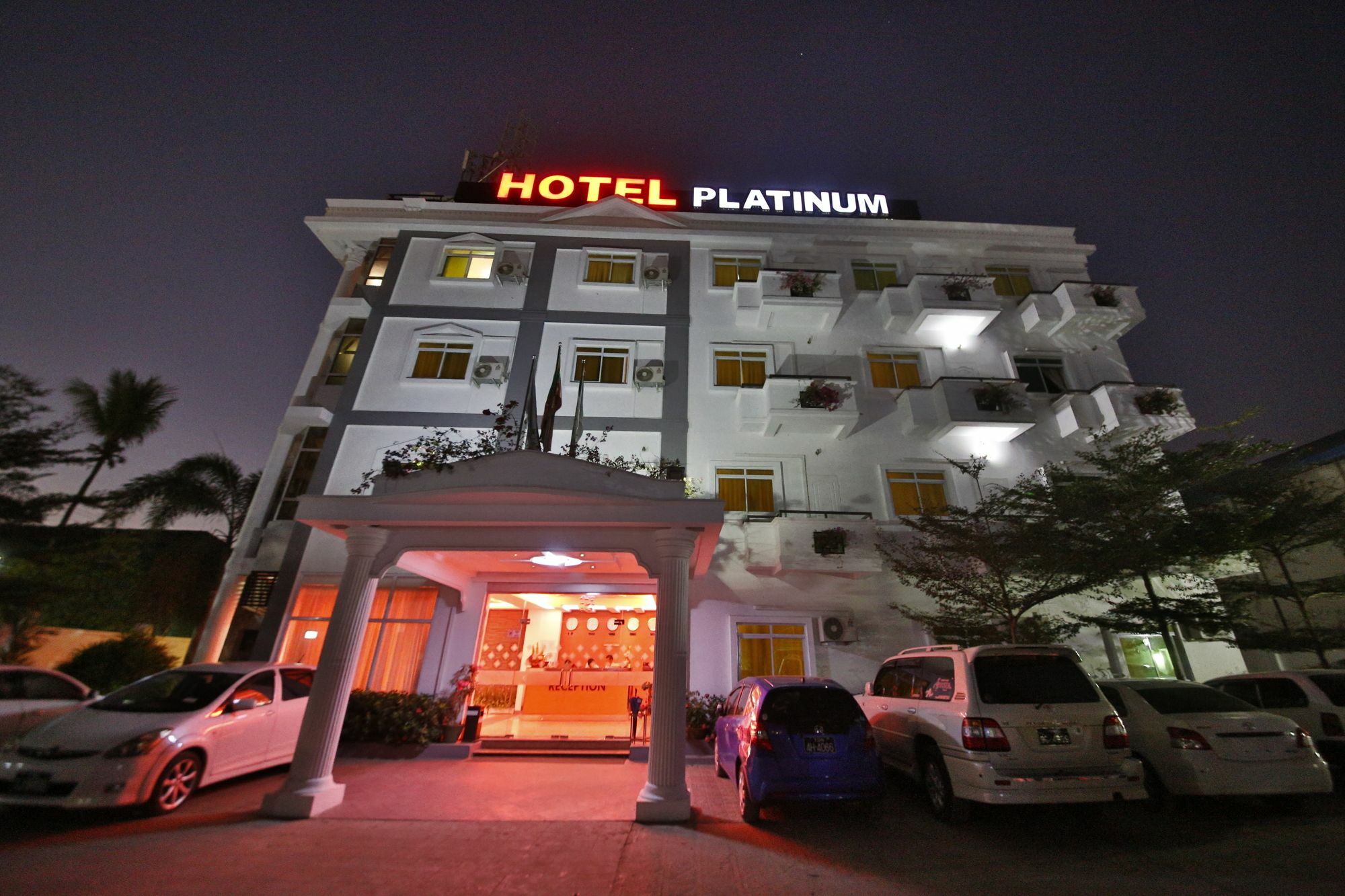 Hotel 72 ヤンゴン エクステリア 写真